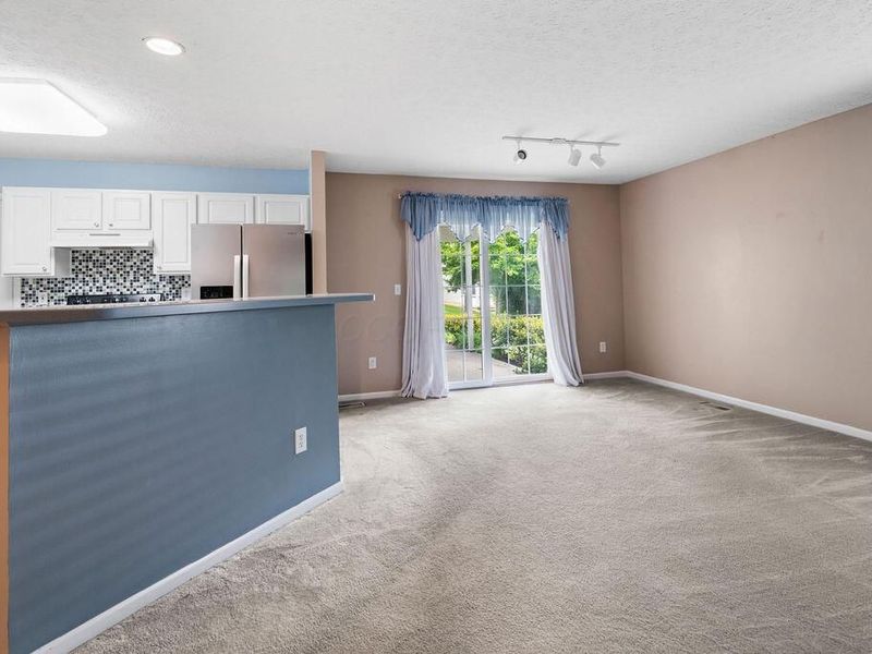 8626 Lazelle Commons Drive , Lewis Center, OH 43035 Photo 8