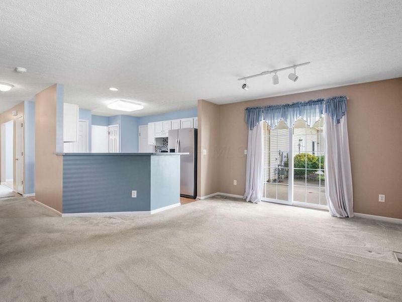 8626 Lazelle Commons Drive , Lewis Center, OH 43035 Photo 9