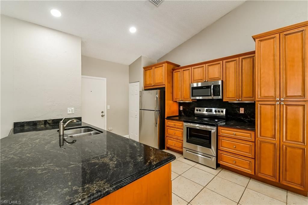 225 SW 37th St , Cape Coral, FL 33914 Photo