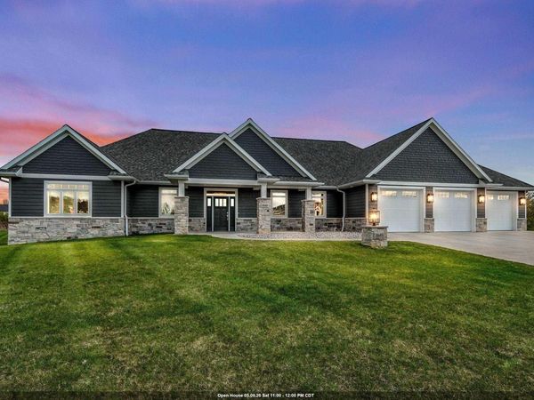 2685 CREEKWOOD CIRCLE, Green Bay, WI 54311