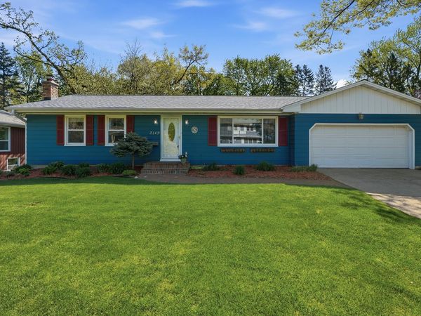 2149 Lamplight Drive, Woodbury, MN 55125