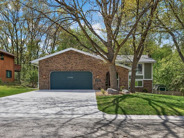 11725 52nd Avenue N, Plymouth, MN 55442
