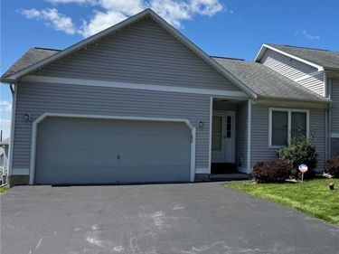 159 Timber Wolf Circle, Syracuse, NY 13209