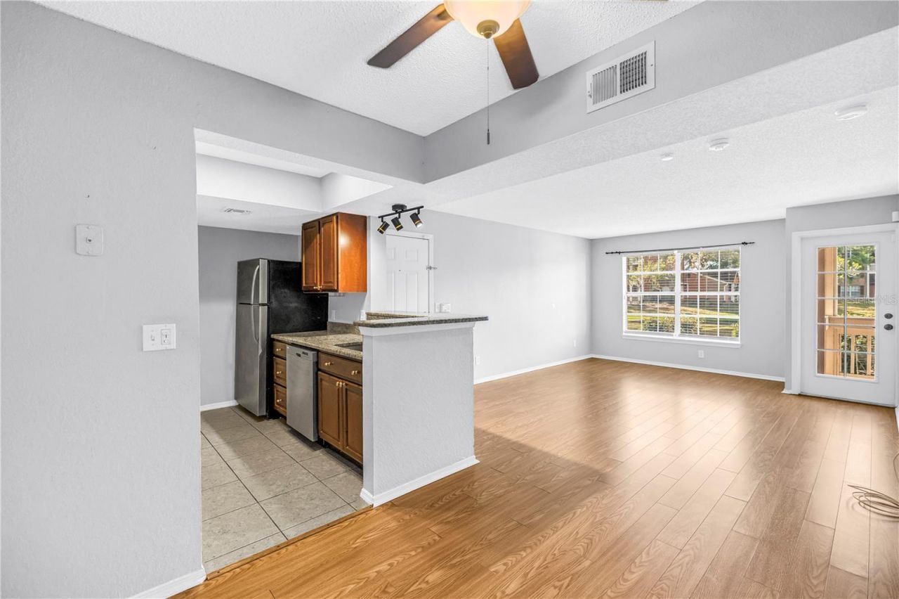10200 Gandy Boulevard N, Unit 807, Saint Petersburg, FL 33702 Photo