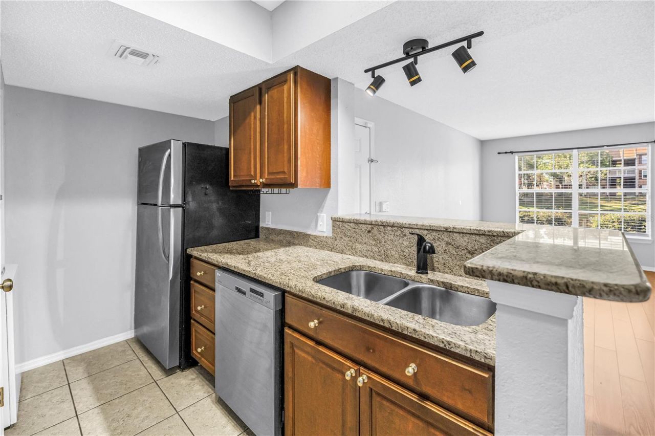10200 Gandy Boulevard N, Unit 807, Saint Petersburg, FL 33702 Photo