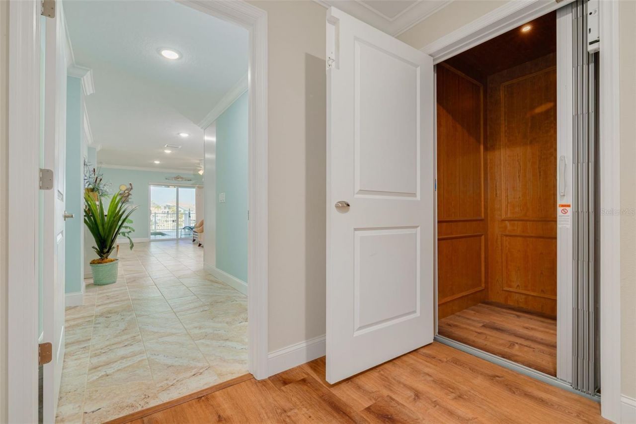 6291 Spoonbill Drive, New Port Richey, FL 34652 Photo