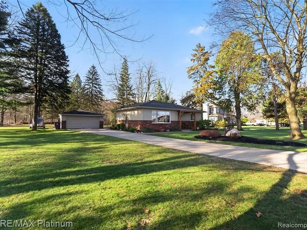 4357 Skusa Drive , Genoa Twp, MI 48116