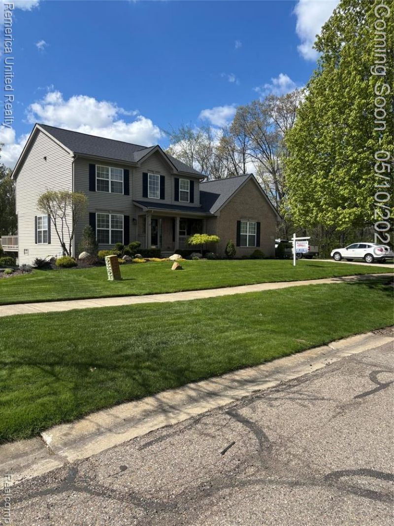 9109 Ambergrove Drive, Hartland Township, MI 48843 Main Photo