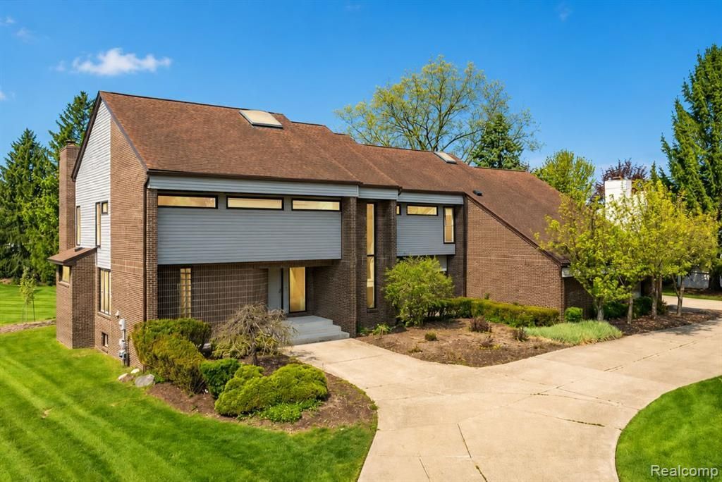 3830 Columbia Drive, Bloomfield Hills, MI 48302 Main Photo