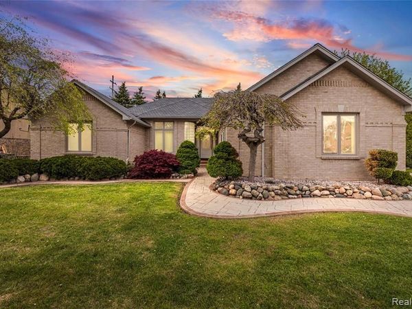 13267 Pearl Drive, Shelby Twp, MI 48315