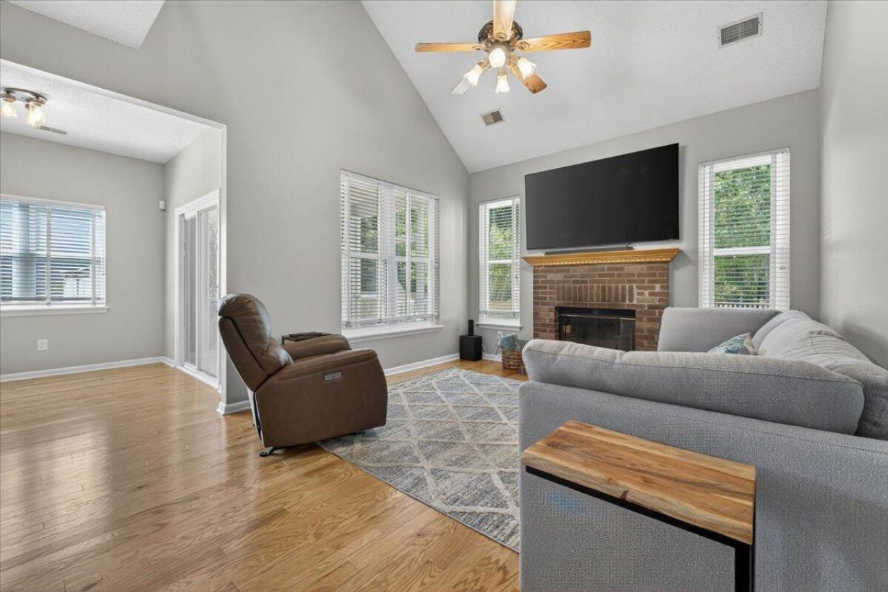 5356 Greggs Landing Photo 9