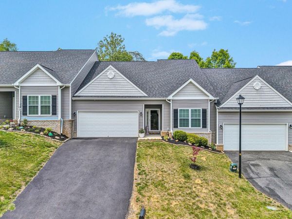 22 Carrington CT , Roanoke, VA 24019