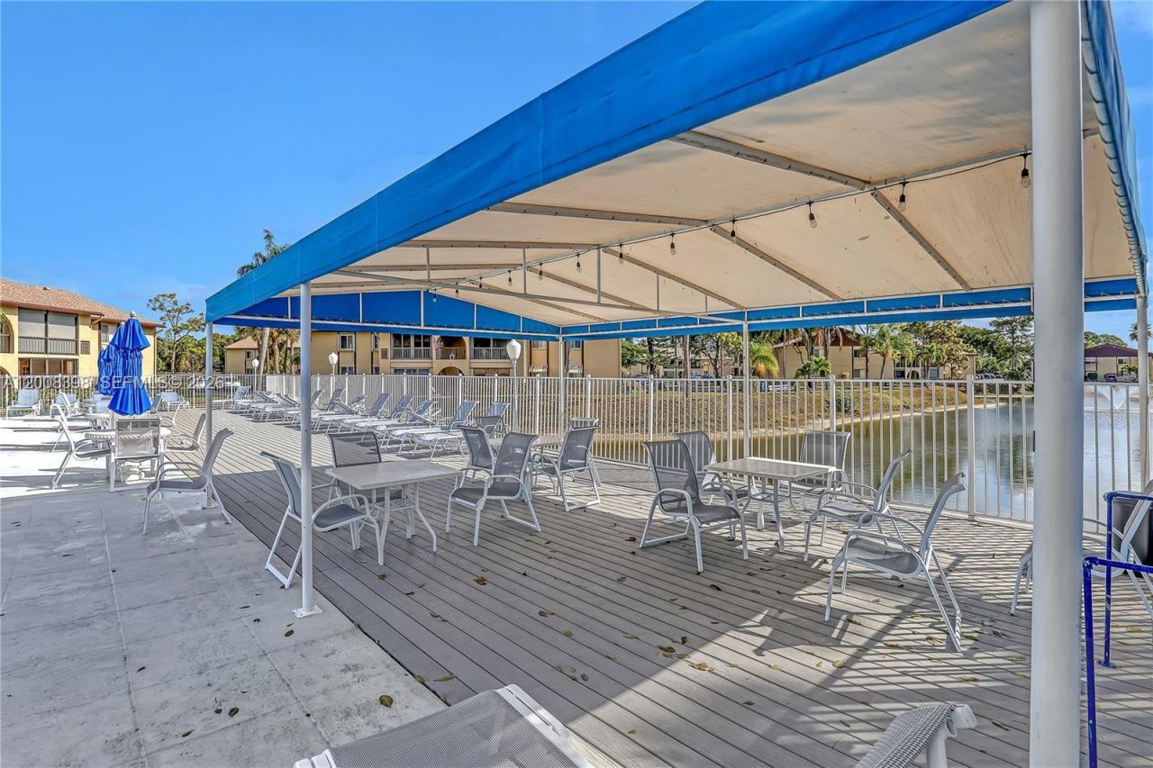 325 Pine Ridge Cir , Unit D-1, Greenacres, FL 33463 Photo