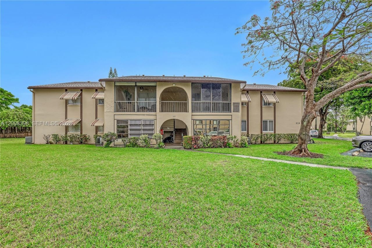 325 Pine Ridge Cir , Unit D-1, Greenacres, FL 33463 Photo