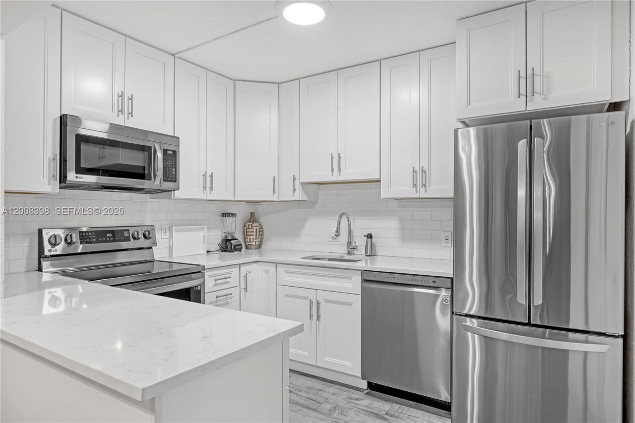 325 Pine Ridge Cir , Unit D-1, Greenacres, FL 33463 Photo