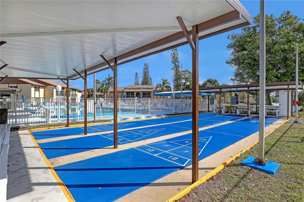 325 Pine Ridge Cir , Unit D-1, Greenacres, FL 33463 Photo