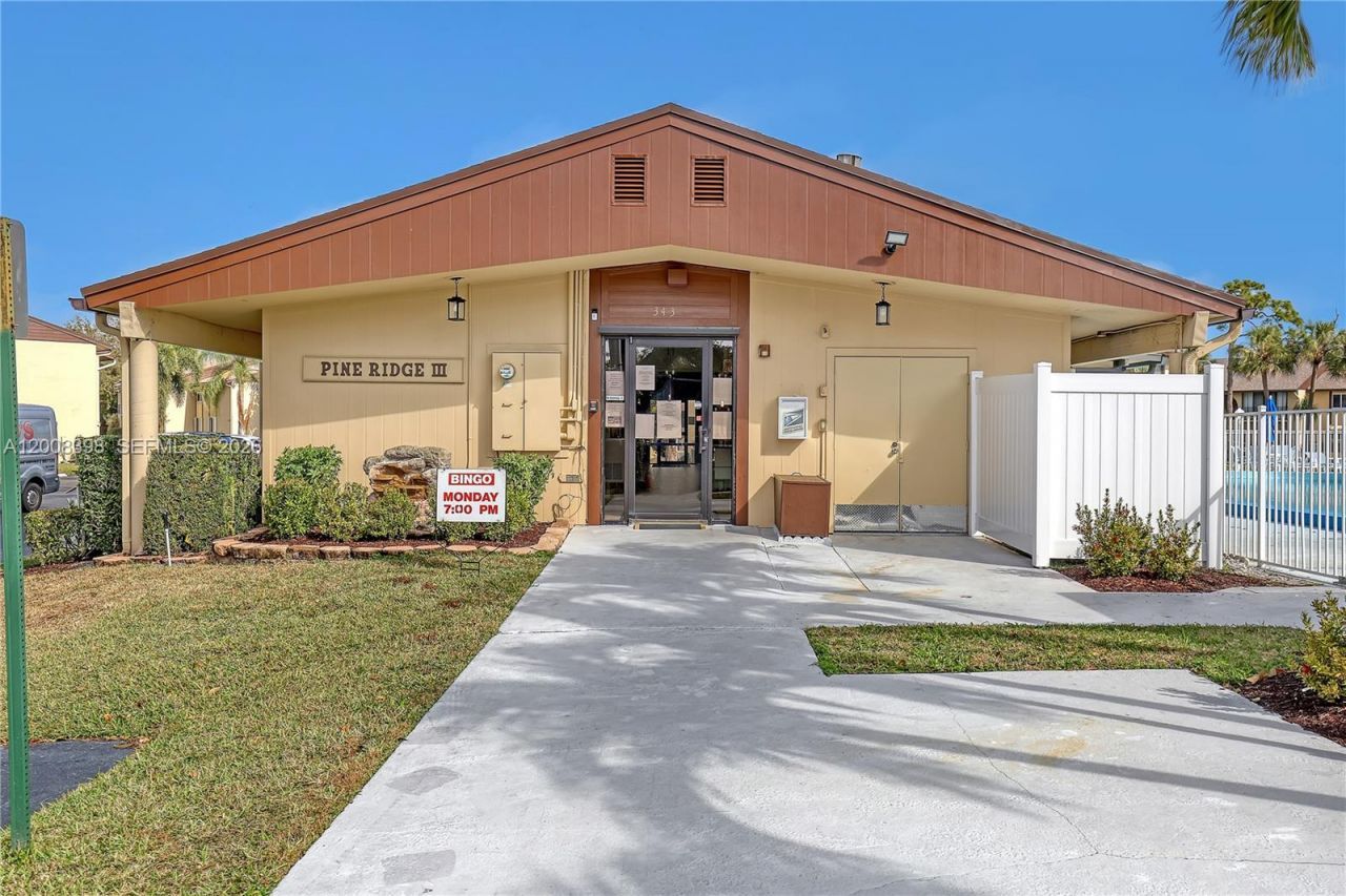 325 Pine Ridge Cir , Unit D-1, Greenacres, FL 33463 Photo