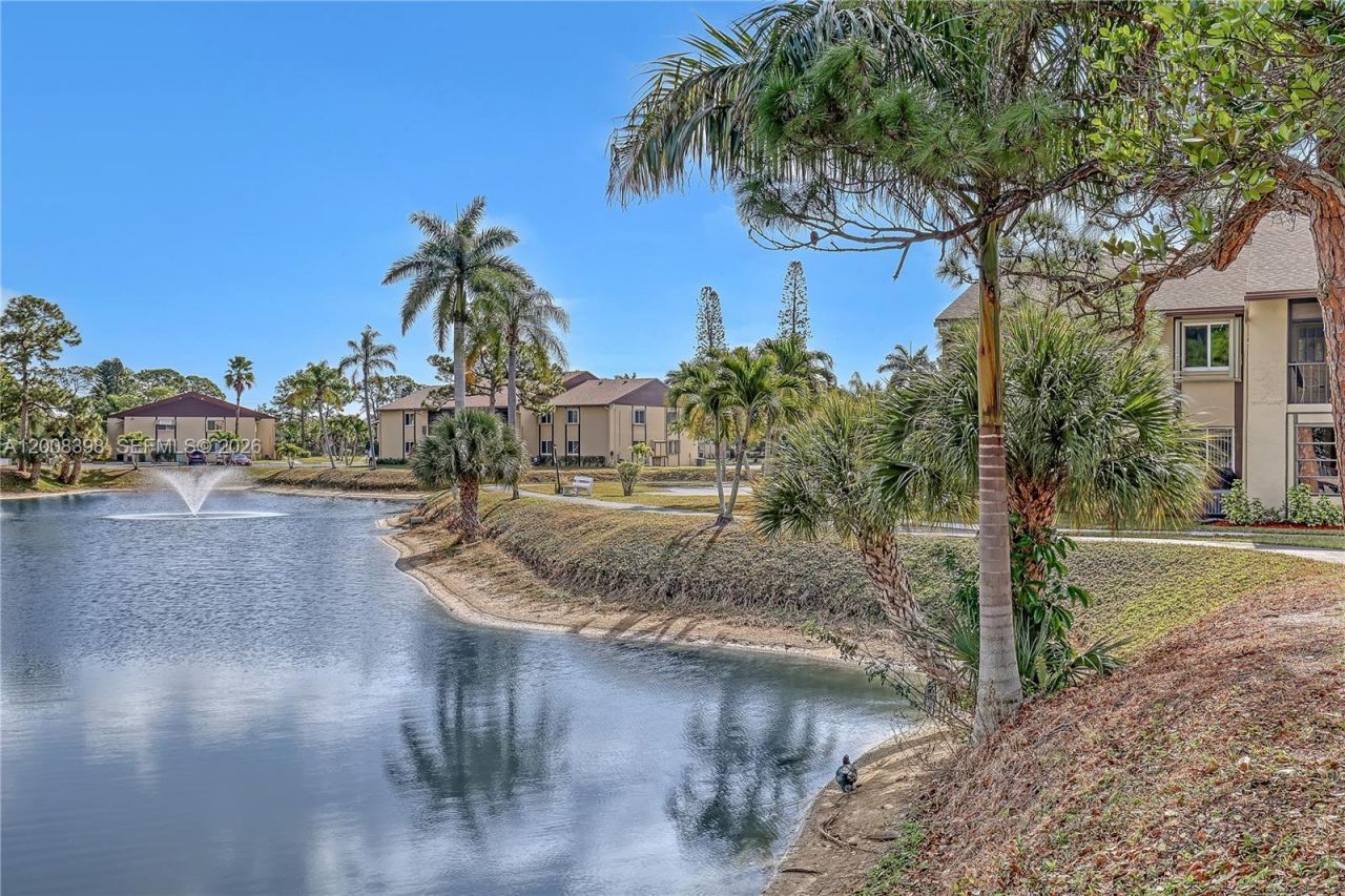 325 Pine Ridge Cir , Unit D-1, Greenacres, FL 33463 Photo