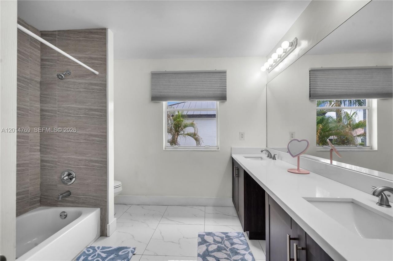 2383 SW 181st Ter, Miramar, FL 33029 Photo