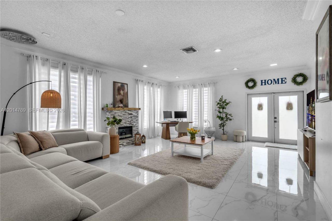 2383 SW 181st Ter, Miramar, FL 33029 Photo