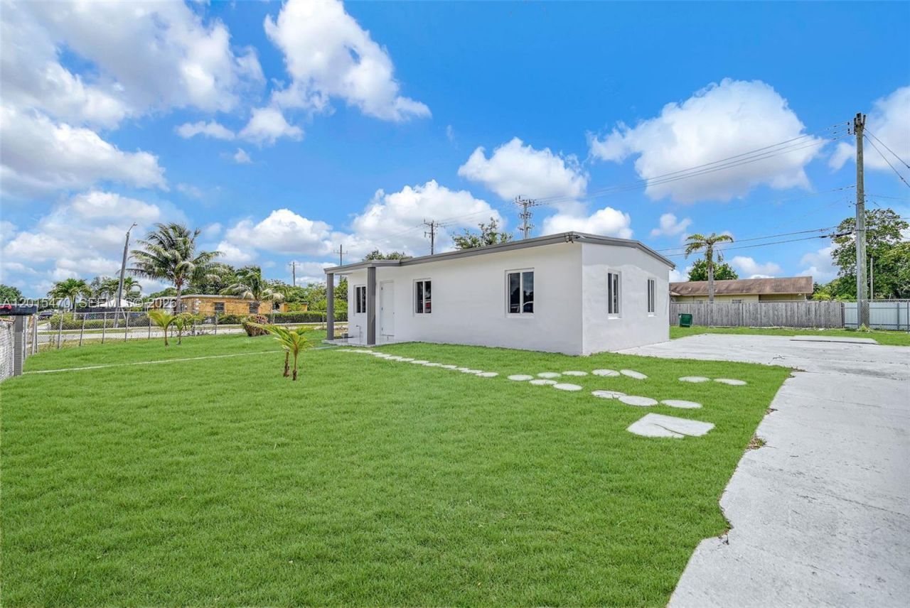 15575 NW 27th Ave, Miami Gardens, FL 33054 Photo