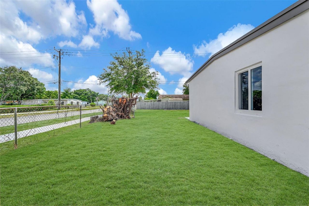 15575 NW 27th Ave, Miami Gardens, FL 33054 Photo