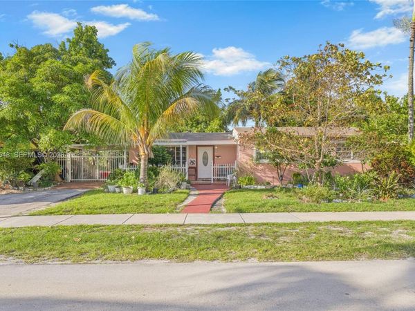 1041 NW 196th Ter , Miami Gardens, FL 33169
