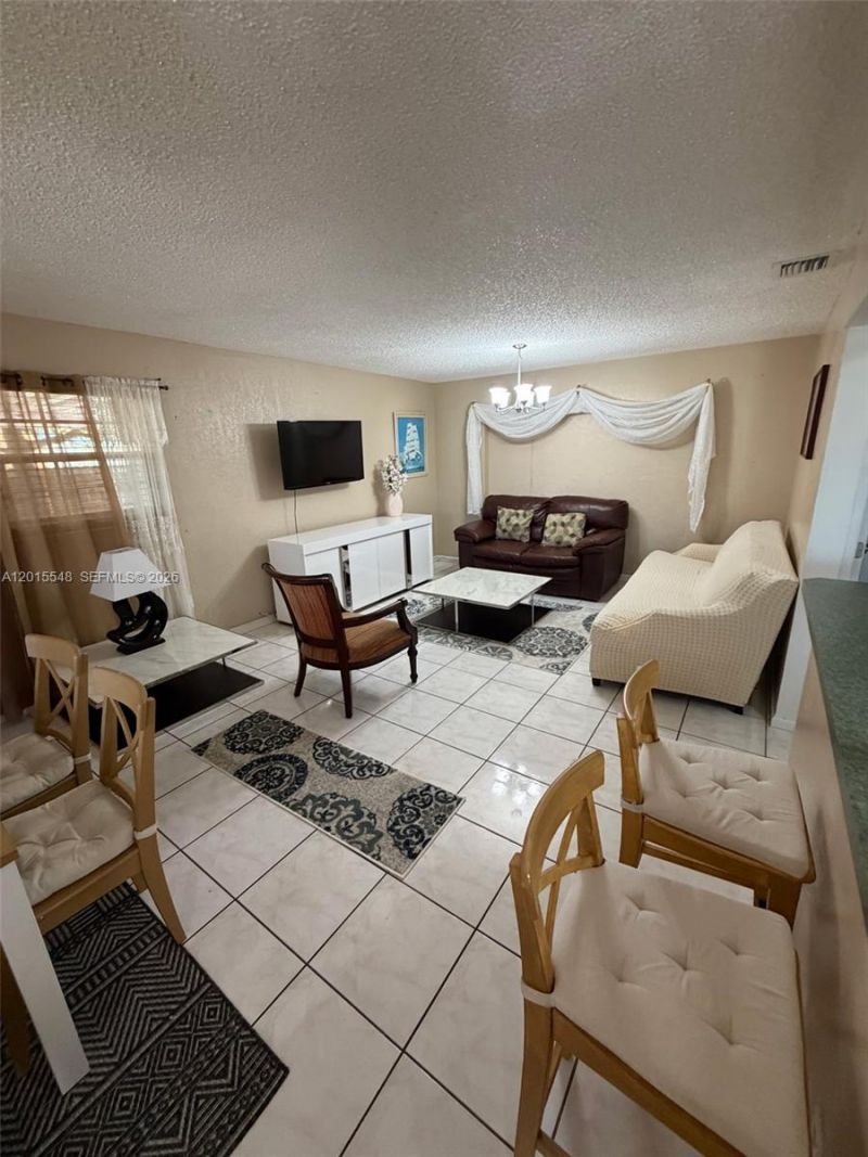 1041 NW 196th Ter , Miami Gardens, FL 33169 Photo
