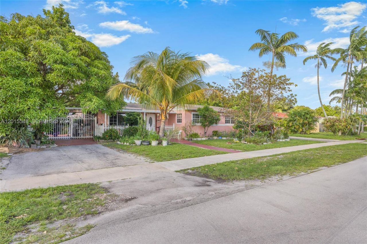 1041 NW 196th Ter , Miami Gardens, FL 33169 Photo