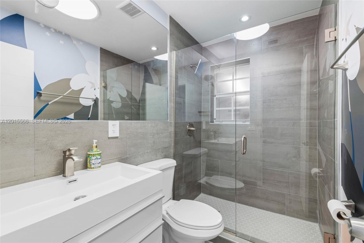 309 NW 43rd Ave, Plantation, FL 33317 Photo