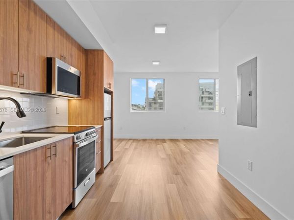 650 SW 1st St , Unit 302, Miami, FL 33130