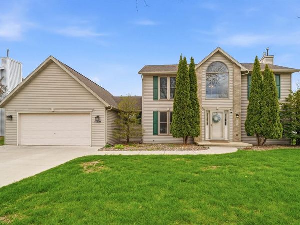 1601 MEADOW GROVE BOULEVARD, Appleton, WI 54915