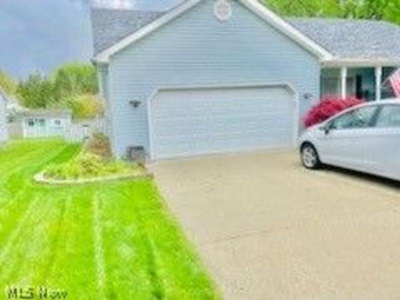 965 Bryant Drive, Vermilion, OH 44089 Photo 2