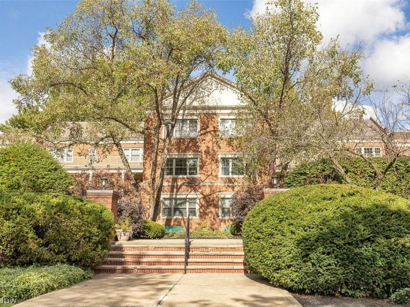 15825 Van Aken Boulevard, Unit 105W, Shaker Heights, OH 44120 Photo 1