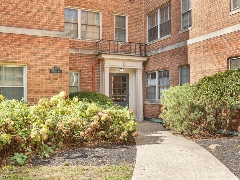 15825 Van Aken Boulevard, Unit 105W, Shaker Heights, OH 44120 Photo 2