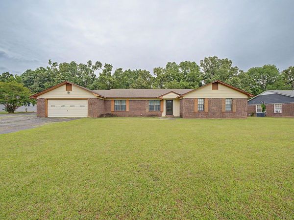 2205 Beauregard, Corinth, MS 38834