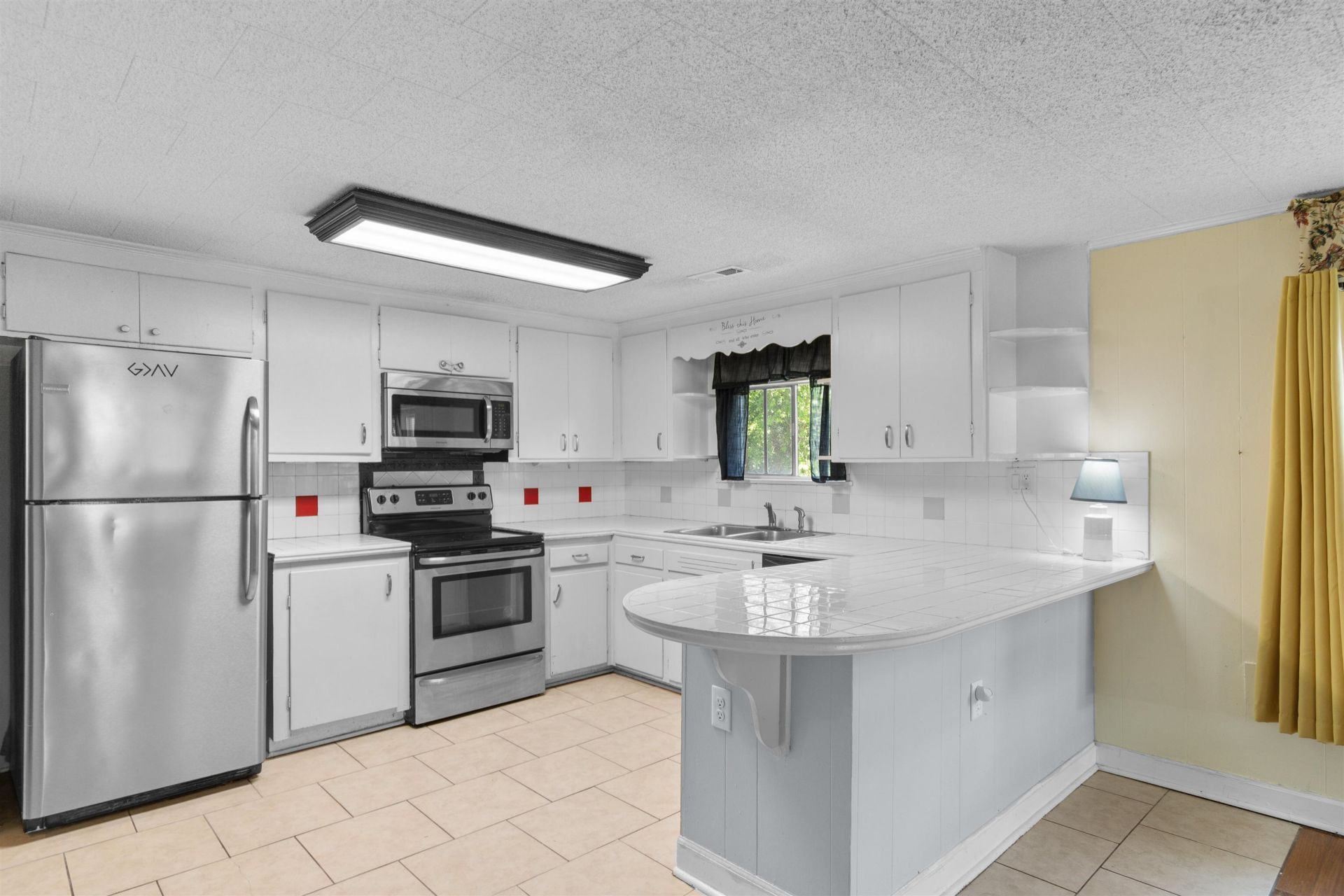 617 10th Ave. Photo 14