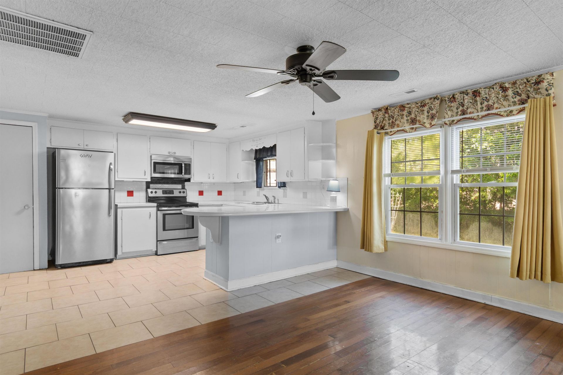 617 10th Ave. Photo 23