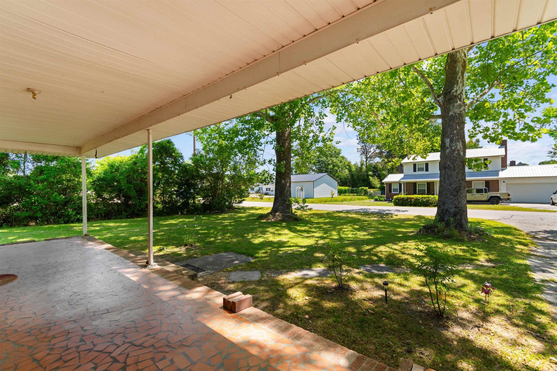 617 10th Ave. Photo 36