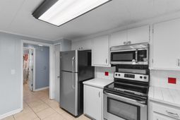 617 10th Ave. photo 4