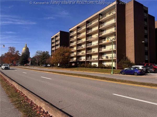 2106 Kanawha Boulevard E, Unit 303, Charleston, WV 25311