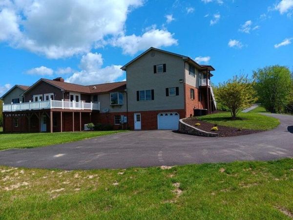 232 Jackson DR , Daleville, VA 24083