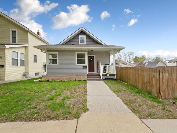 615 Park Lane , Mankato, MN 56001