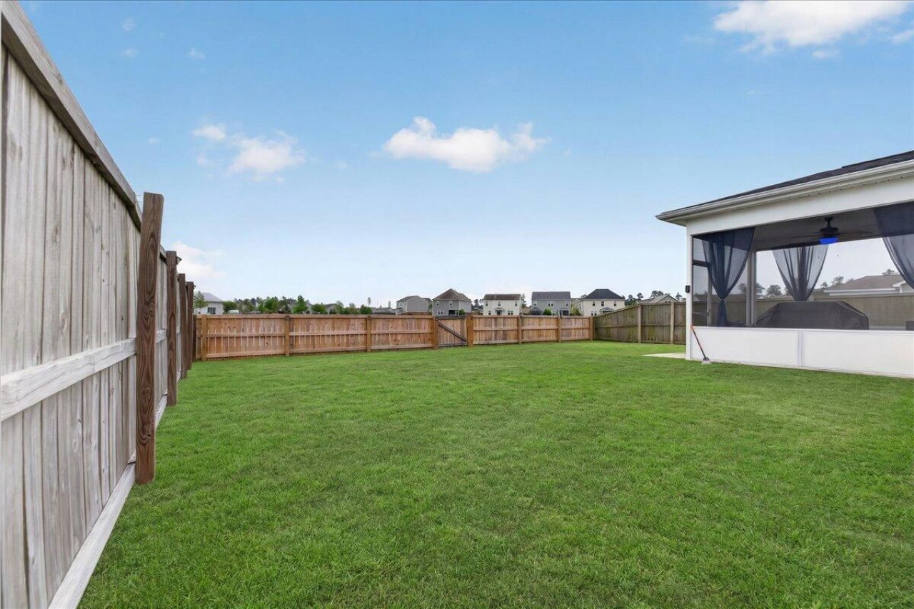 464 Zenith Boulevard Photo 5
