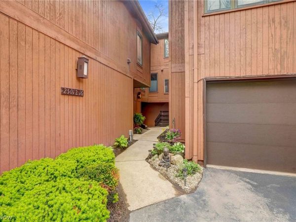 25016 Mill River Road , Olmsted Falls, OH 44138