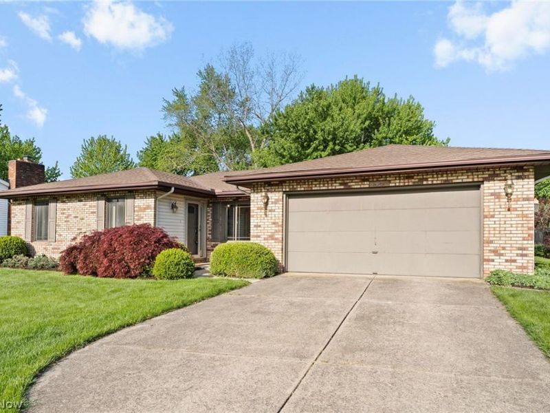 35671 Chesterfield Drive, North Ridgeville, OH 44039 Photo 2
