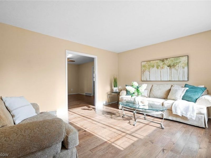 35671 Chesterfield Drive , North Ridgeville, OH 44039 Photo 5