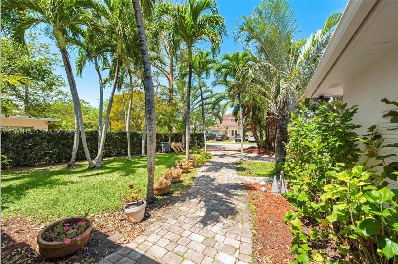 540 S Shore Dr , Miami Beach, FL 33141 Photo
