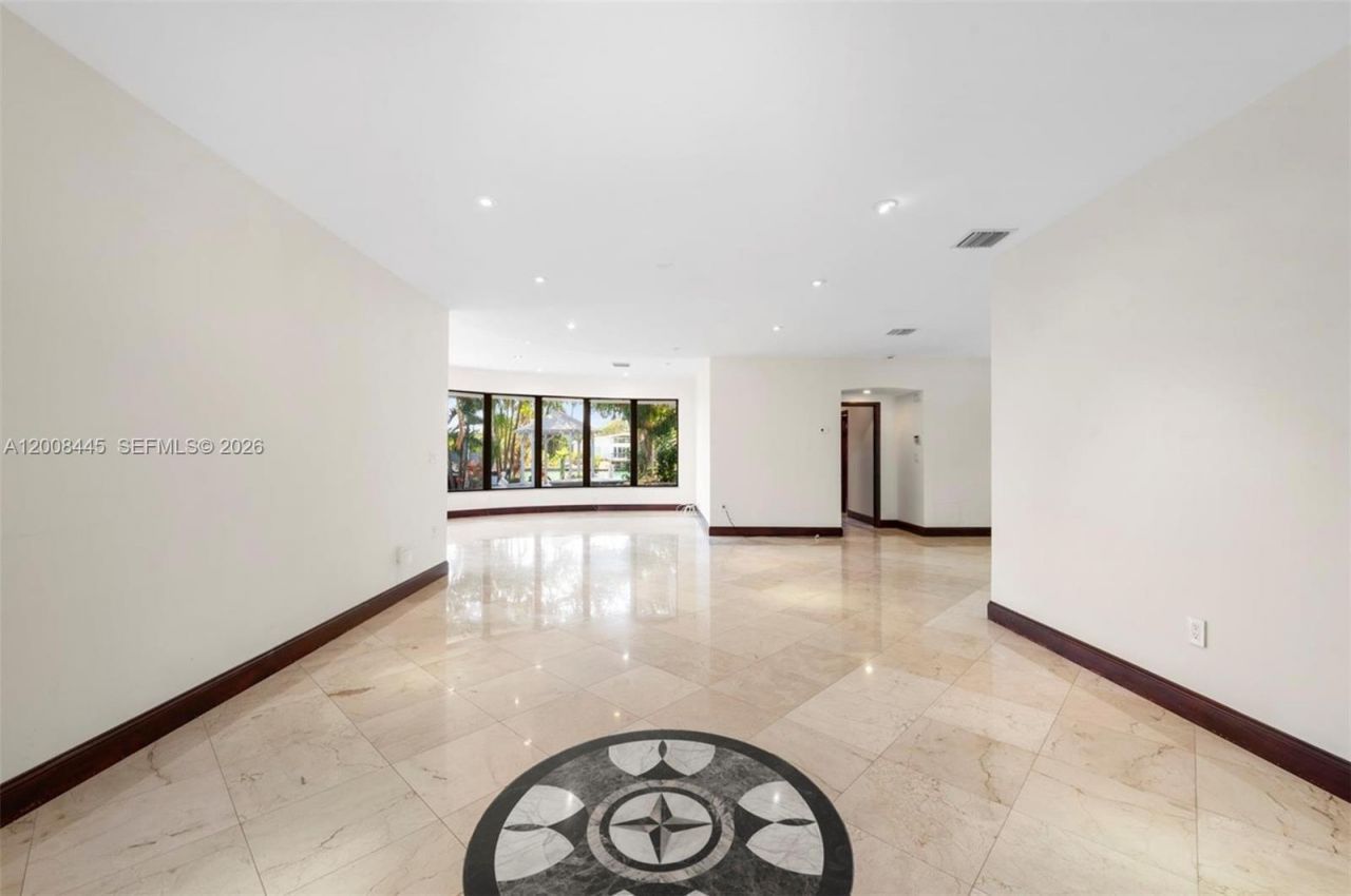 540 S Shore Dr , Miami Beach, FL 33141 Photo