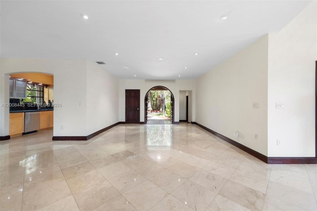540 S Shore Dr , Miami Beach, FL 33141 Photo